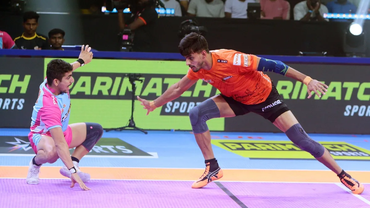 U Mumba battle Dabang Delhi K. C. in match 36 of PKL Season 11