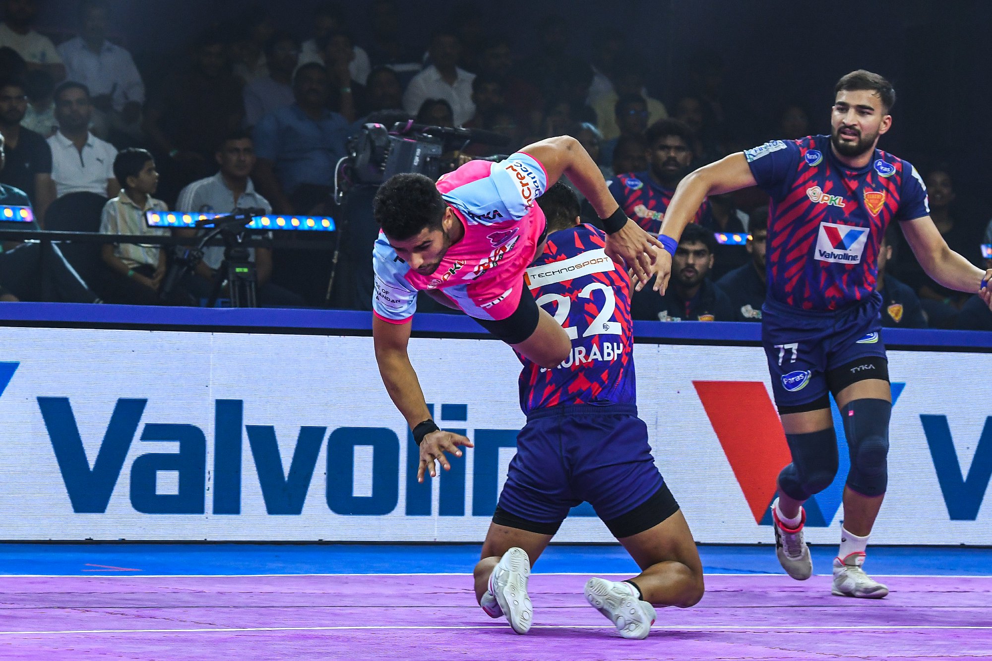 Match 3 : Dabang Delhi K.C. Vs Jaipur Pink Panthers