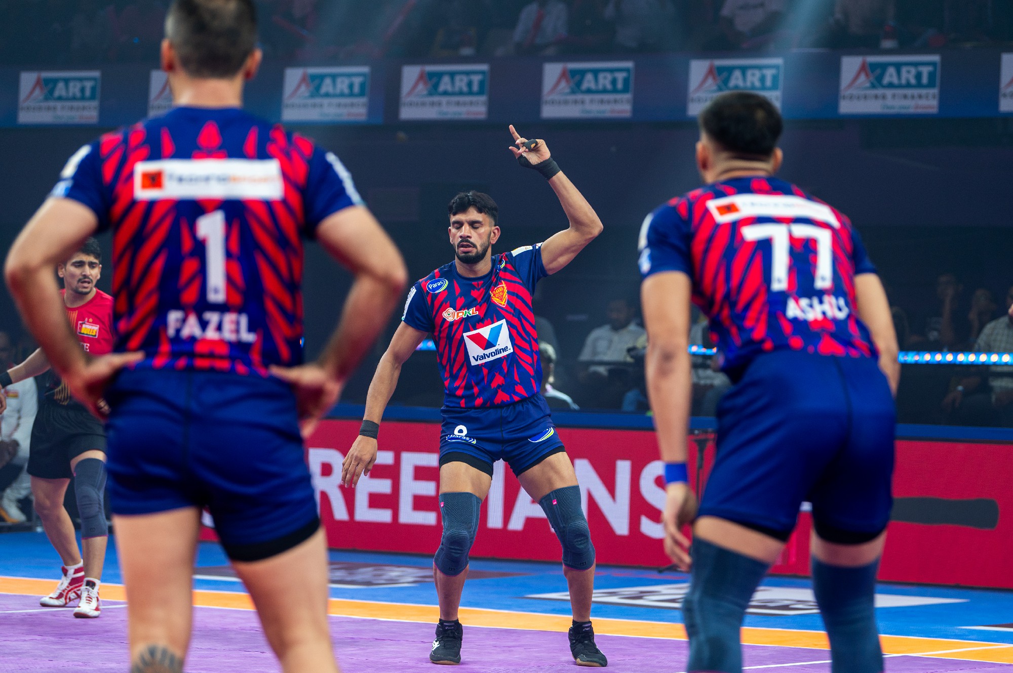 Match 1 : Dabang Delhi K.C. Vs Bengaluru Bulls