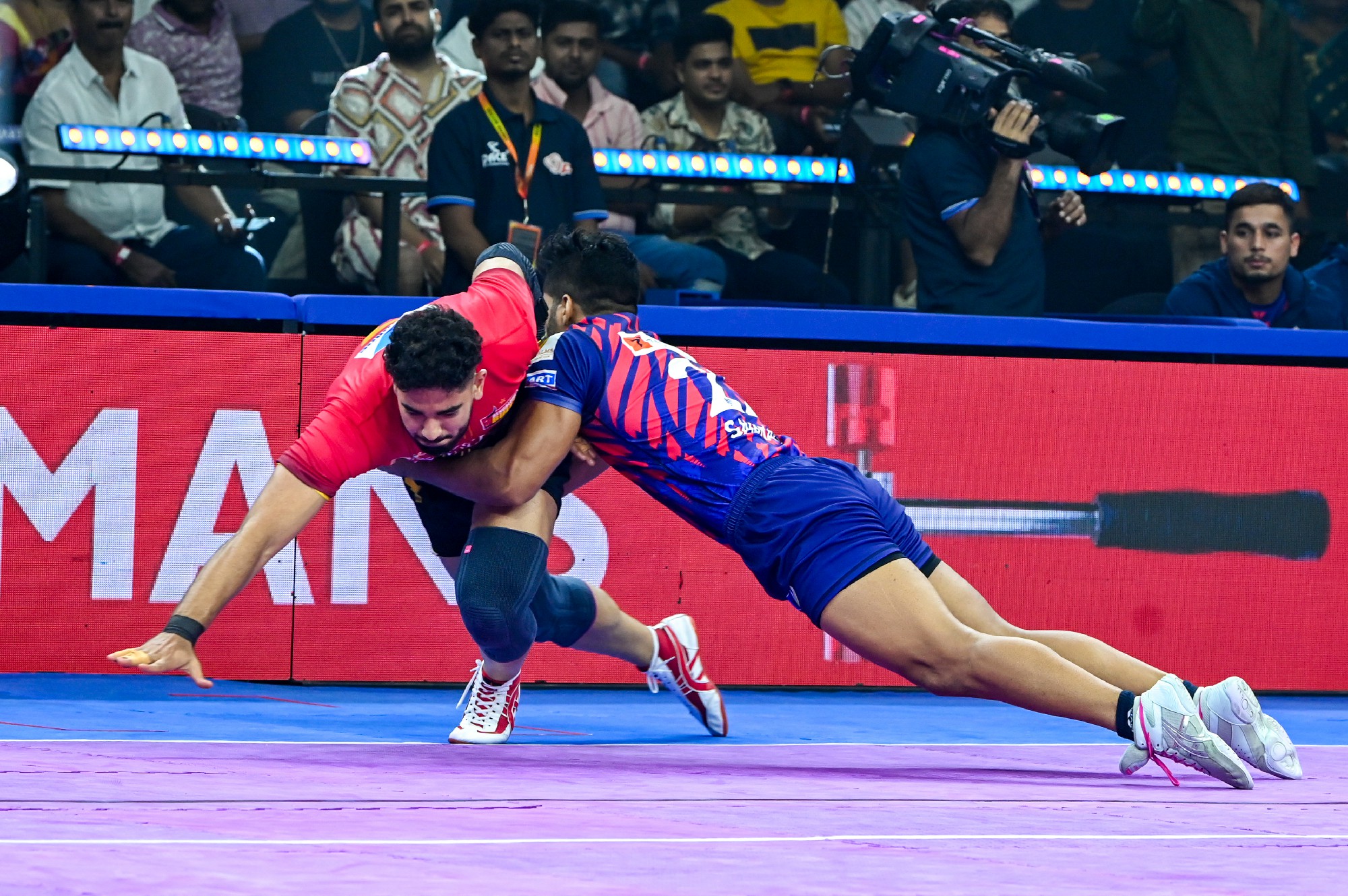 Match 1 : Dabang Delhi K.C. Vs Bengaluru Bulls